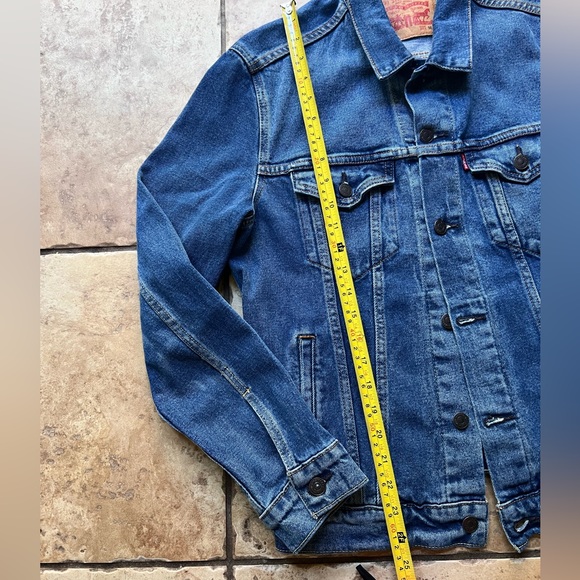 Levi’s Denim Jacket (women) - Picture 3 of 6